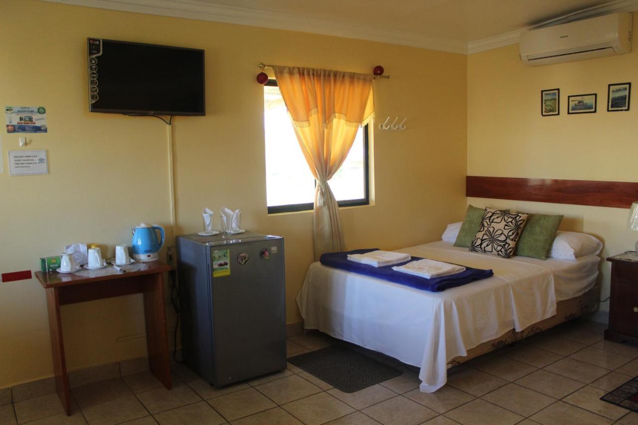 Hostal Romy Puerto Baquerizo Moreno Exteriér fotografie