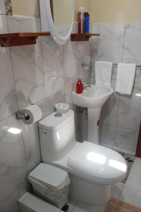 Hostal Romy Puerto Baquerizo Moreno Exteriér fotografie