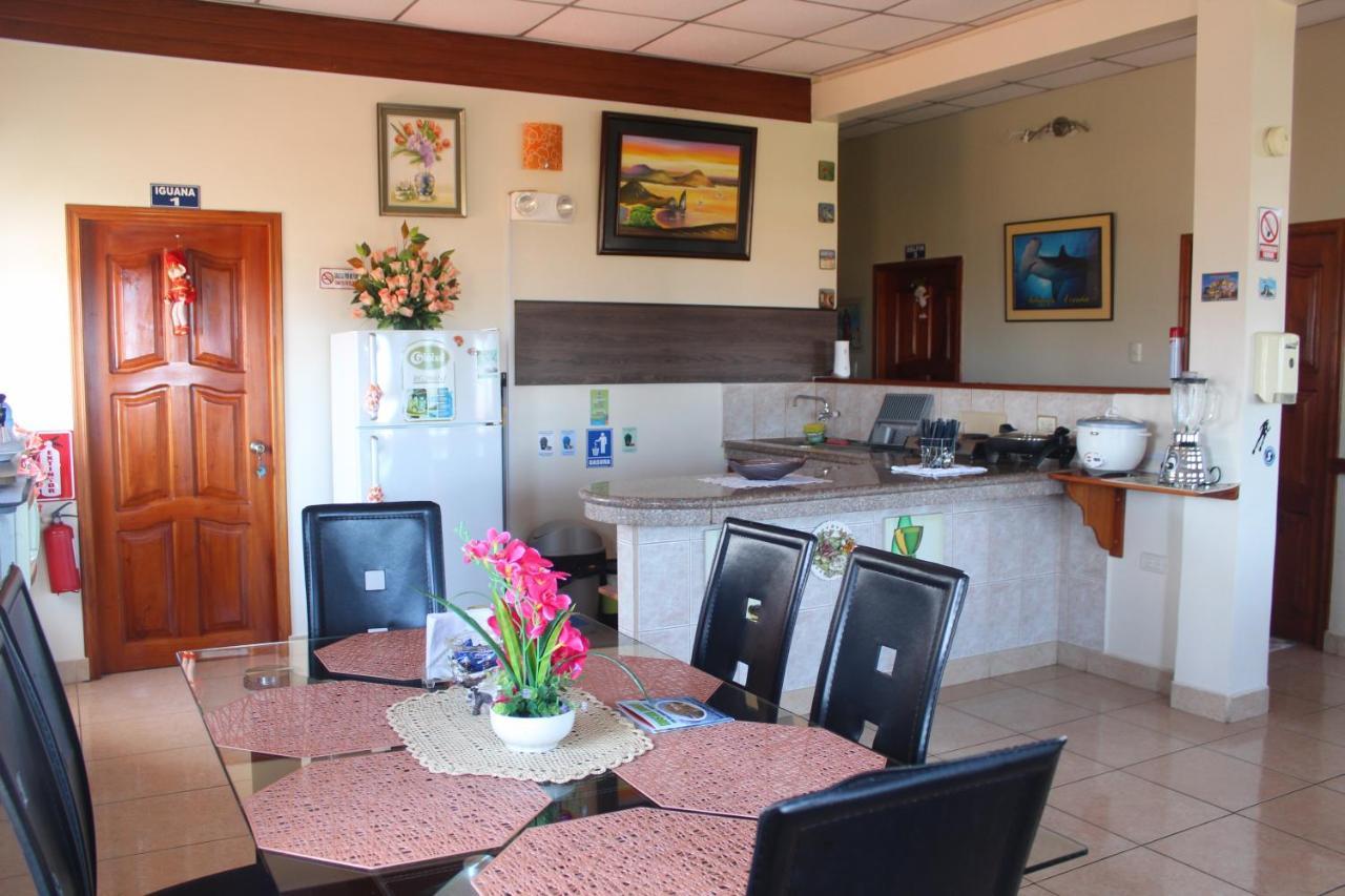 Hostal Romy Puerto Baquerizo Moreno Exteriér fotografie