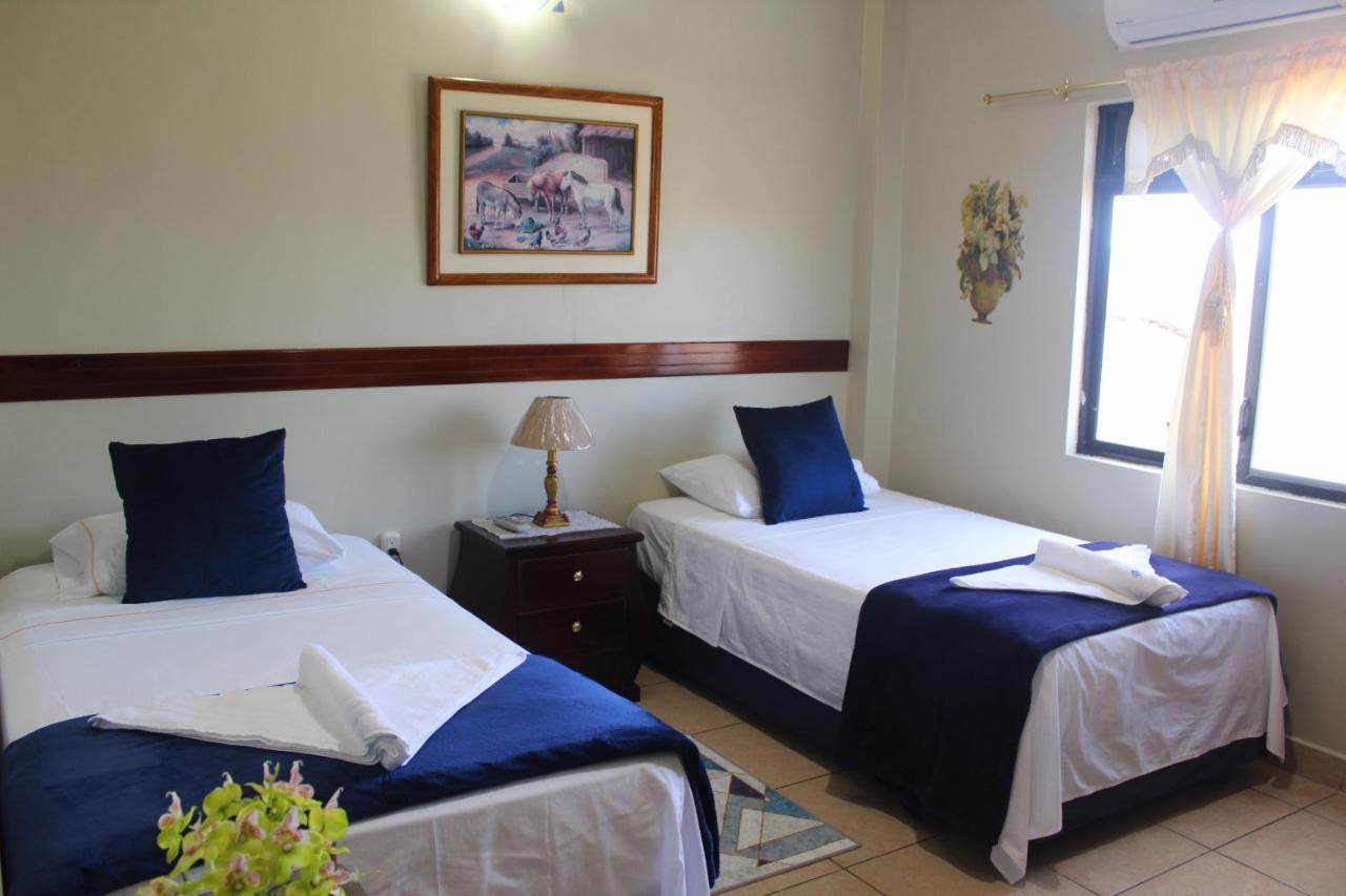 Hostal Romy Puerto Baquerizo Moreno Exteriér fotografie