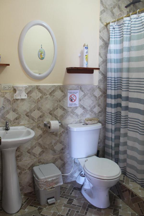 Hostal Romy Puerto Baquerizo Moreno Exteriér fotografie