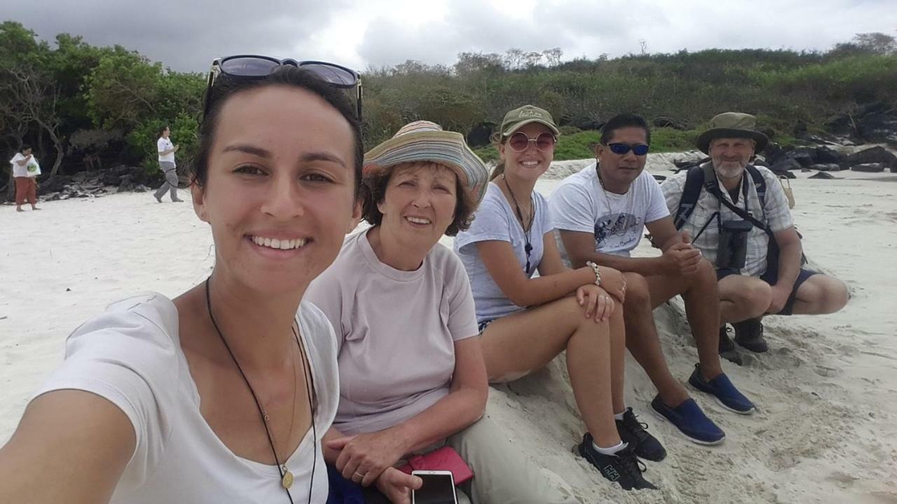 Hostal Romy Puerto Baquerizo Moreno Exteriér fotografie
